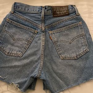 Brown tag Levi Jean Shorts W 27